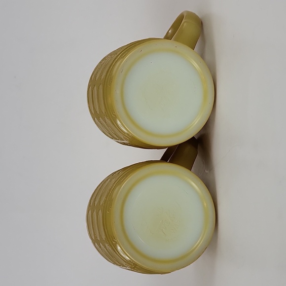 2 - Fire King Anchor Hocking Camelot Thumbprint Mugs "Rare" Coin Dot - Picture 11 of 16